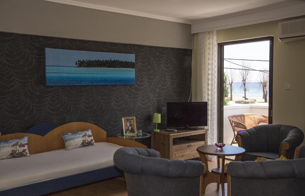 Park Apartment Paralia Dionysiou Exterior photo